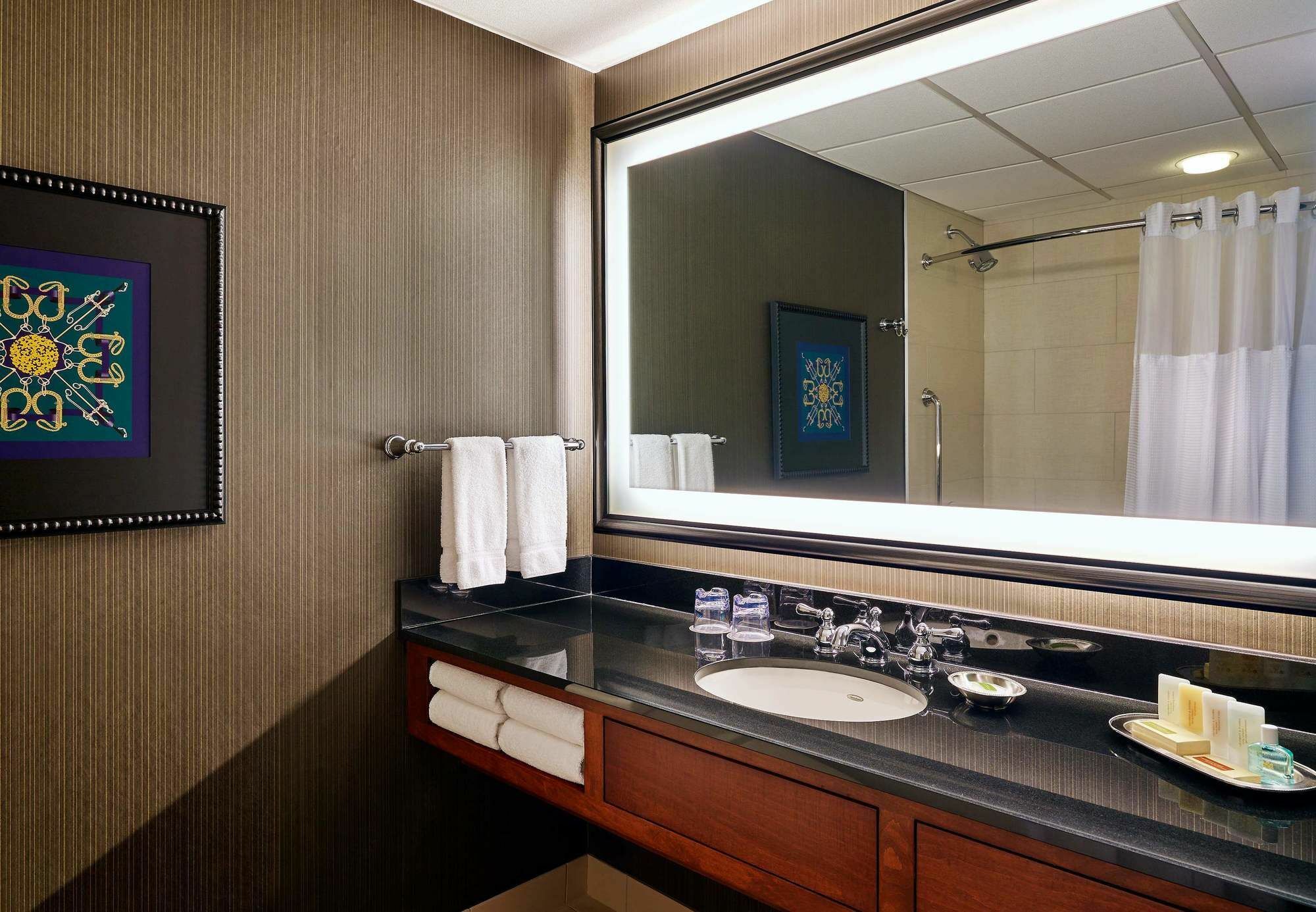 Delta Hotels By Marriott Baltimore Хант-Вэлли Экстерьер фото